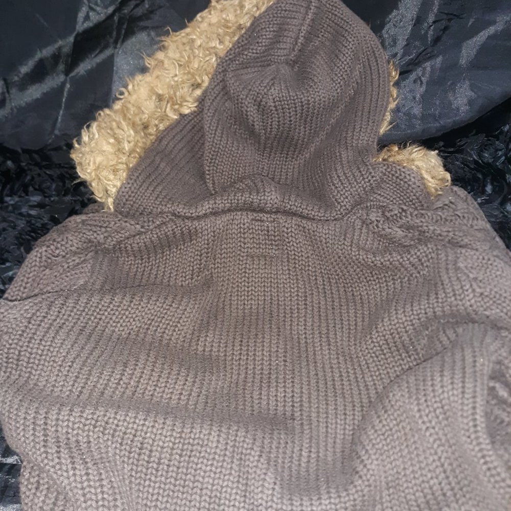 ((Listing#155)) Old Navy Sweater - Picture 6 of 7